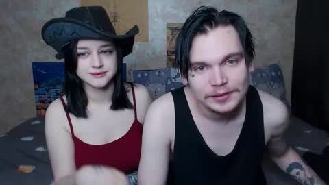 Snapshot of jackoffjillss chatting on 10/29/25, 06:42 JackOffJillss online show from 10/29/25, 06:42