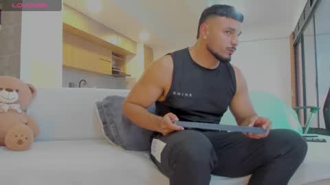 Jackson Wayne online show from 10/08/25, 10:40