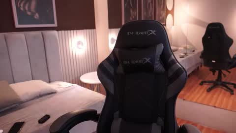 Jackson Bell online show from 10/01/25, 12:44