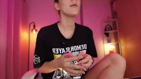 Snapshot of jacky_croft chatting on 01/11/26, 04:17 Linda Sofia help me get to 100 thumbs up online show from 01/11/26, 04:17