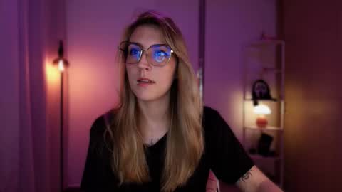 Linda Sofia help me get to 100 thumbs up online show from 03/25/26, 01:00