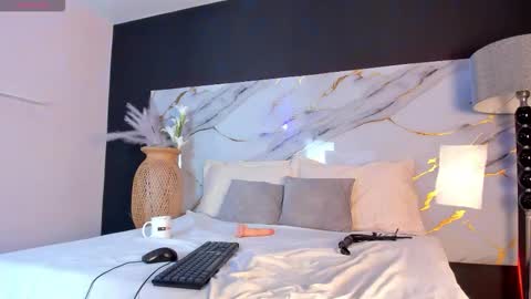 jacky_wolf1 online show from 03/14/26, 04:56