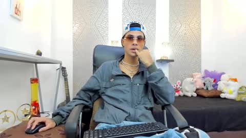 jacob_blackwell online show from 10/25/25, 07:08