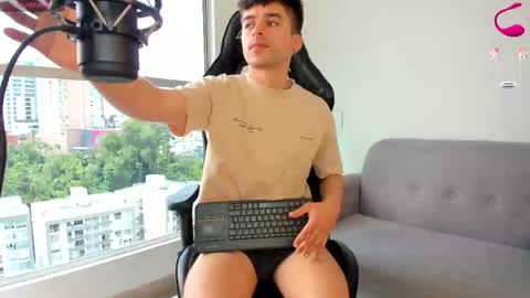 Snapshot of jacob_ferrer chatting on 02/07/26, 05:49 JACOB FERRER online show from 02/07/26, 05:49