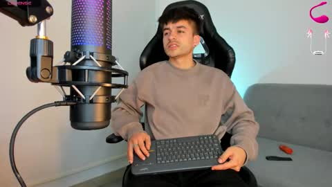 Snapshot of jacob_ferrer chatting on 02/10/26, 05:22 JACOB FERRER online show from 02/10/26, 05:22