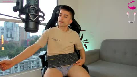 Snapshot of jacob_ferrer chatting on 02/26/26, 06:18 JACOB FERRER online show from 02/26/26, 06:18