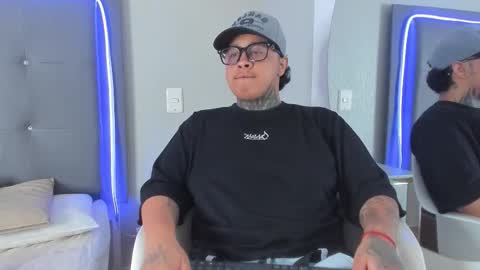 Snapshot of jacob_garciaa chatting on 11/16/25, 05:46 TJ online show from 11/16/25, 05:46