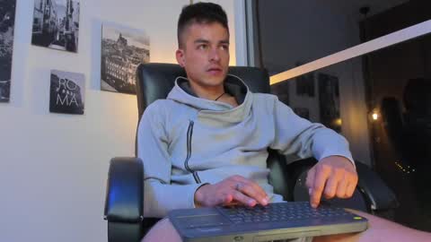 Snapshot of jacobstones_ chatting on 01/21/25, 06:22 JACOB STONES online show from 01/21/25, 06:22