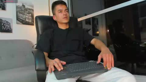 Snapshot of jacobstones_ chatting on 02/02/25, 06:37 JACOB STONES online show from 02/02/25, 06:37