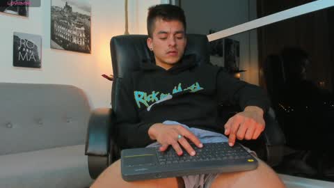 Snapshot of jacobstones_ chatting on 02/07/25, 05:41 JACOB STONES online show from 02/07/25, 05:41