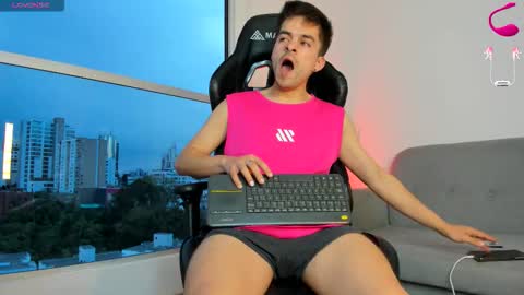 Snapshot of jacobstones_ chatting on 10/16/25, 10:22 JACOB STONES online show from 10/16/25, 10:22