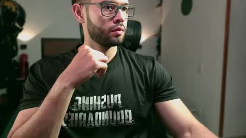 Snapshot of jacobt77 chatting on 12/04/25, 11:46 Jacob online show from 12/04/25, 11:46