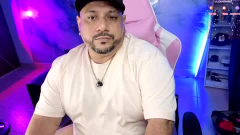 Snapshot of jacoob_woods chatting on 04/22/26, 02:03 daddy sir master bear online show from 04/22/26, 02:03