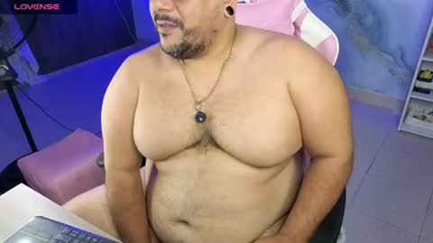 Snapshot of jacoob_woods chatting on 07/17/26, 10:11 daddy sir master bear online show from 07/17/26, 10:11
