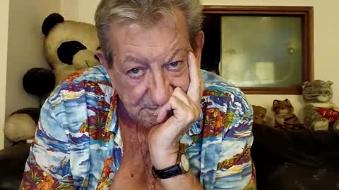 Snapshot of jacques_de_france chatting on 05/19/26, 03:57 Jacques online show from 05/19/26, 03:57
