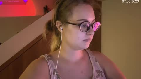 Snapshot of jacywinslat chatting on 06/07/26, 01:26 jacywinslat online show from 06/07/26, 01:26