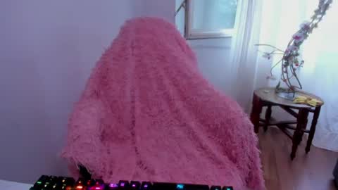 Snapshot of jade879 chatting on 06/12/26, 05:06 Jade online show from 06/12/26, 05:06