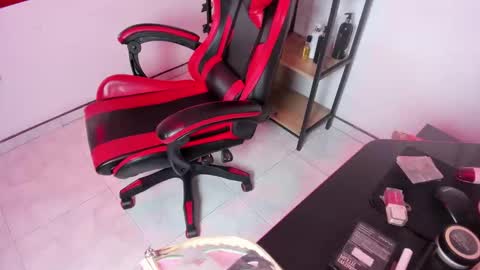 Jade online show from 10/31/25, 02:56