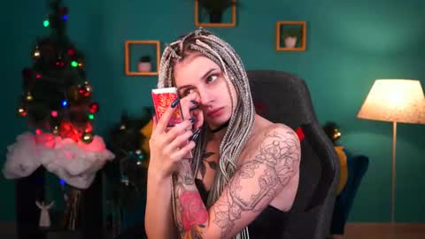 jade_castle online show from 12/15/24, 01:13