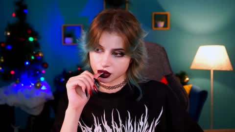 jade_castle online show from 01/14/25, 08:09