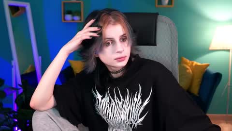 jade_castle online show from 02/14/25, 02:18