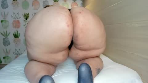 jade_cruz20 online show from 01/24/25, 02:51