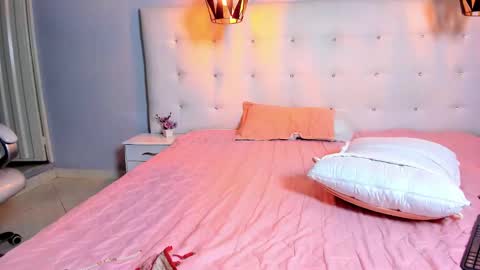 karlla scarlet online show from 12/21/24, 07:35