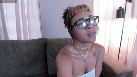 Snapshot of jade_star__ chatting on 05/19/26, 09:54 jade_star__ online show from 05/19/26, 09:54
