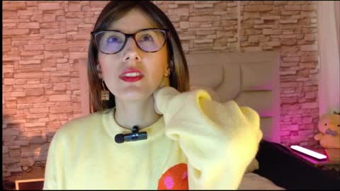 jade white  online show from 04/27/26, 04:27