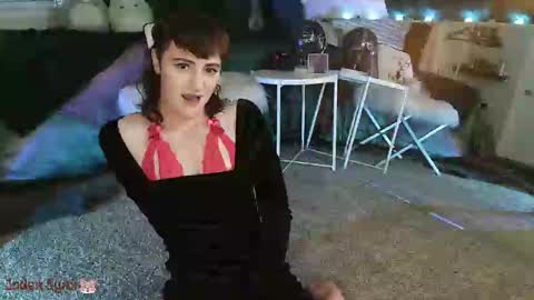 Snapshot of jadedfemboy chatting on 12/18/24, 10:02 Jaden Lynx online show from 12/18/24, 10:02