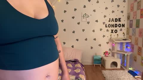 Jade online show from 03/11/25, 01:48