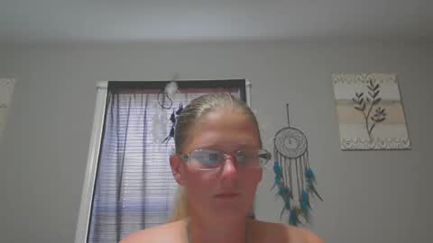 Snapshot of jadeluv chatting on 09/28/25, 06:24 JadeLuv online show from 09/28/25, 06:24