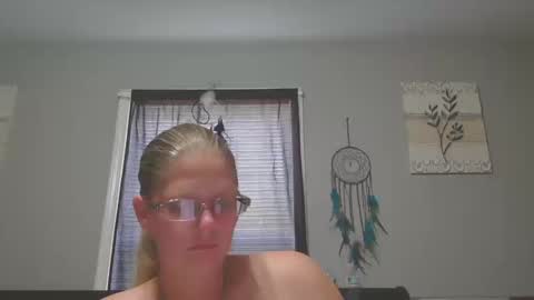 Snapshot of jadeluv chatting on 10/12/25, 04:28 JadeLuv online show from 10/12/25, 04:28