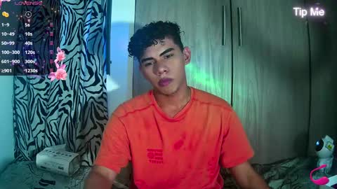 javi15  online show from 12/02/24, 07:25