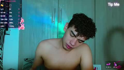 javi15  online show from 12/15/24, 09:35