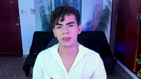 javi15  online show from 09/25/25, 04:38