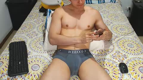 Snapshot of jahshot4 chatting on 10/04/25, 02:20 jahshot4 online show from 10/04/25, 02:20