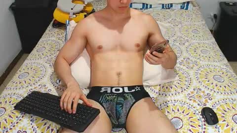 Snapshot of jahshot4 chatting on 10/06/25, 07:44 jahshot4 online show from 10/06/25, 07:44
