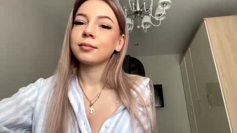 Elizabeth online show from 06/16/26, 07:22