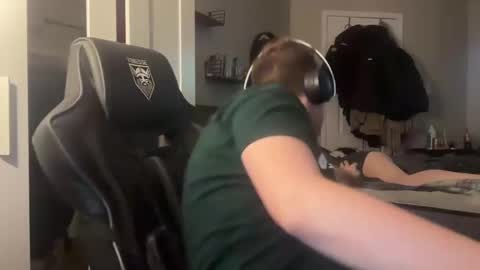 jake_jackson1 online show from 02/05/25, 07:18