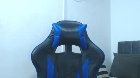 Snapshot of jake_shadow14 chatting on 02/06/26, 04:39 Hi guys im new 3 online show from 02/06/26, 04:39