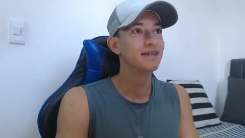 Snapshot of jake_shadow14 chatting on 02/11/26, 04:34 Hi guys im new 3 online show from 02/11/26, 04:34