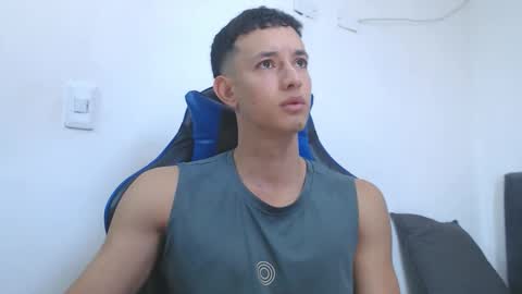 Snapshot of jake_shadow14 chatting on 02/27/26, 04:40 Hi guys im new 3 online show from 02/27/26, 04:40