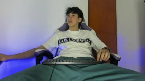Snapshot of jake_tripp__ chatting on 03/27/26, 05:02 jake online show from 03/27/26, 05:02