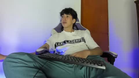 Snapshot of jake_tripp__ chatting on 03/27/26, 08:26 jake online show from 03/27/26, 08:26
