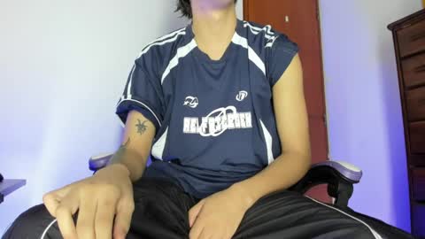 Snapshot of jake_tripp__ chatting on 04/04/26, 01:04 jake online show from 04/04/26, 01:04