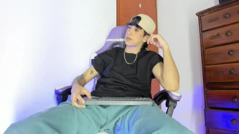 Snapshot of jake_tripp__ chatting on 04/10/26, 12:38 jake online show from 04/10/26, 12:38