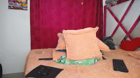 Snapshot of jakson_hot chatting on 12/11/24, 10:16 pipe online show from 12/11/24, 10:16