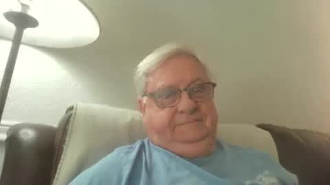 Snapshot of jam65 chatting on 10/26/25, 03:07 jam65 online show from 10/26/25, 03:07