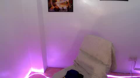 Snapshot of jam_bigcock69 chatting on 04/28/26, 02:27 Jam online show from 04/28/26, 02:27